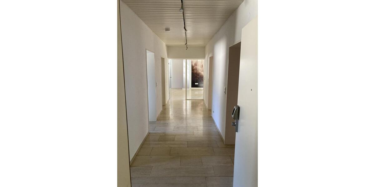 Dachgeschoßwohnung Kenn - 4 Zimmer, 109 m&sup2;, 1.050&euro; | Angebot:25355837