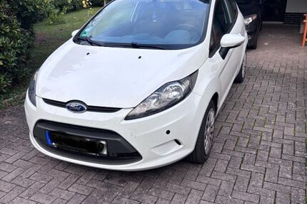 Ford Fiesta 207.000 km 2.650 &euro; Laubach 35321