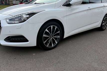 Hyundai i40 113.800 km 12.890 &euro; Lage 32791