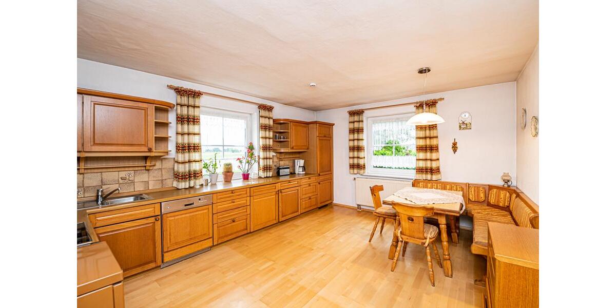 Zweifamilienhaus mit Garten in absoluter TOP-LAGE nahe Cham - Zweifamilienhaus Cham / Michelsdorf Michelsdorf | Angebot:12501300