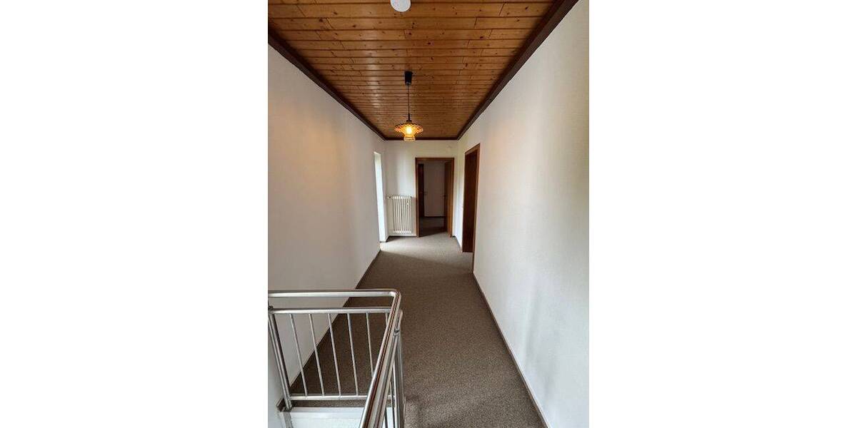 Einfamilienhaus Kusel Bledesbach - 7 Zimmer, 235 m&sup2;, 1.490&euro; | Angebot:23944502