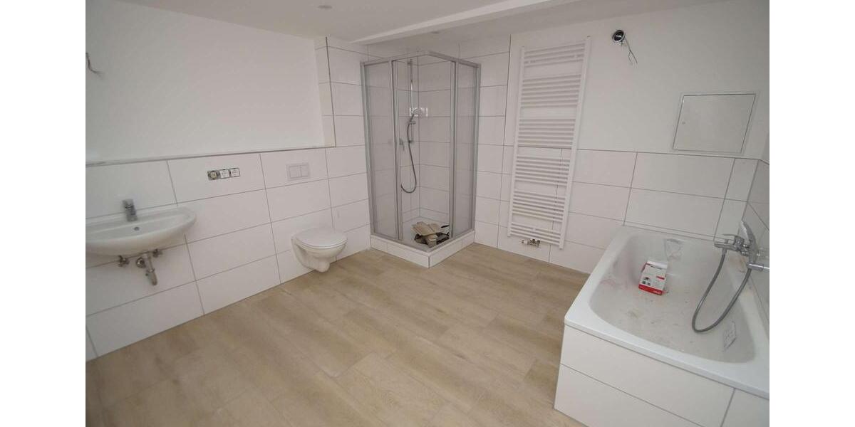 Erdgeschoßwohnung Schkopau - 3 Zimmer, 120 m&sup2;, 990&euro; | Angebot:24698919