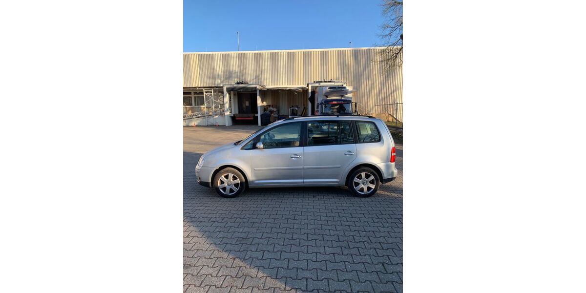 VW Touran 253.000 km 3.200 &euro; Berlin 12359