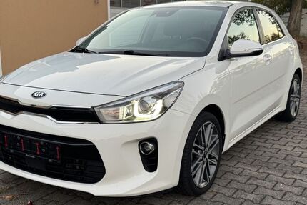 Kia Rio 169.000 km 8.800 &euro; Gernsheim 64579