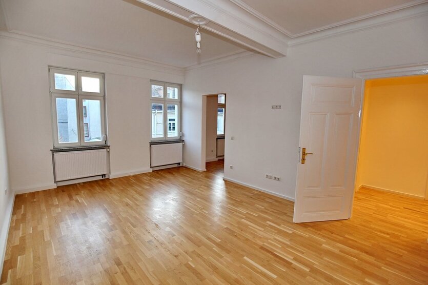 Kernsanierte Altbauetage in absoluter Innenstadtlage 4 zimmer