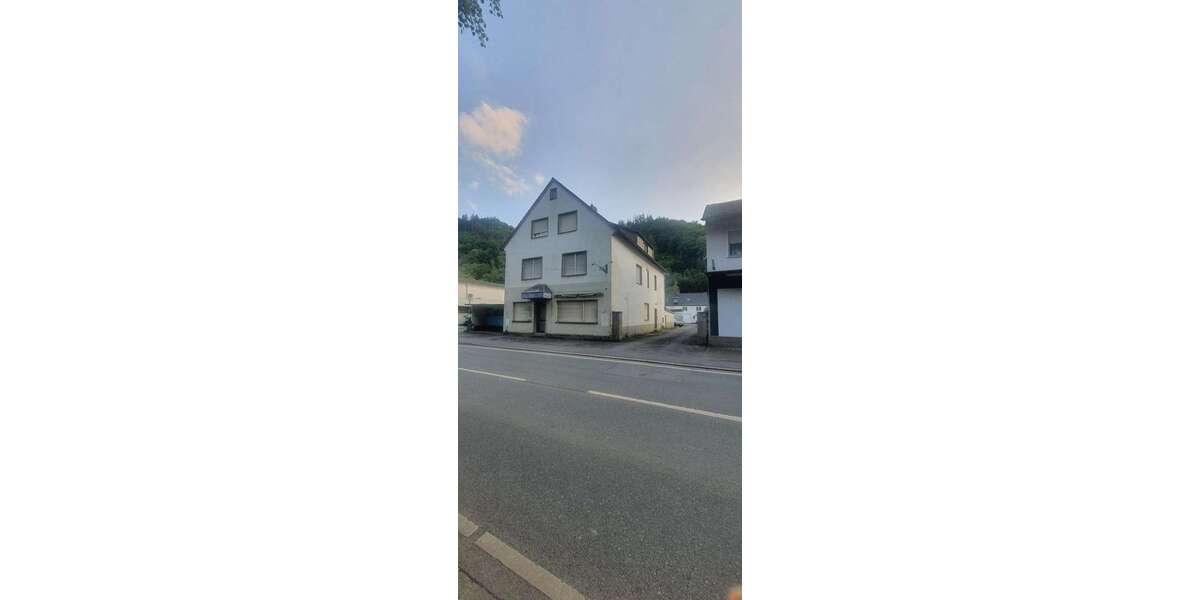 Einfamilienhaus Werdohl - 9 Zimmer, 315 m&sup2;, 345.000&euro; | Angebot:27135414