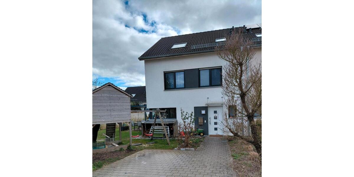 Doppelhaushälfte Allensbach - 5.5 Zimmer, 190 m&sup2;, 2.500&euro; | Angebot:26036413