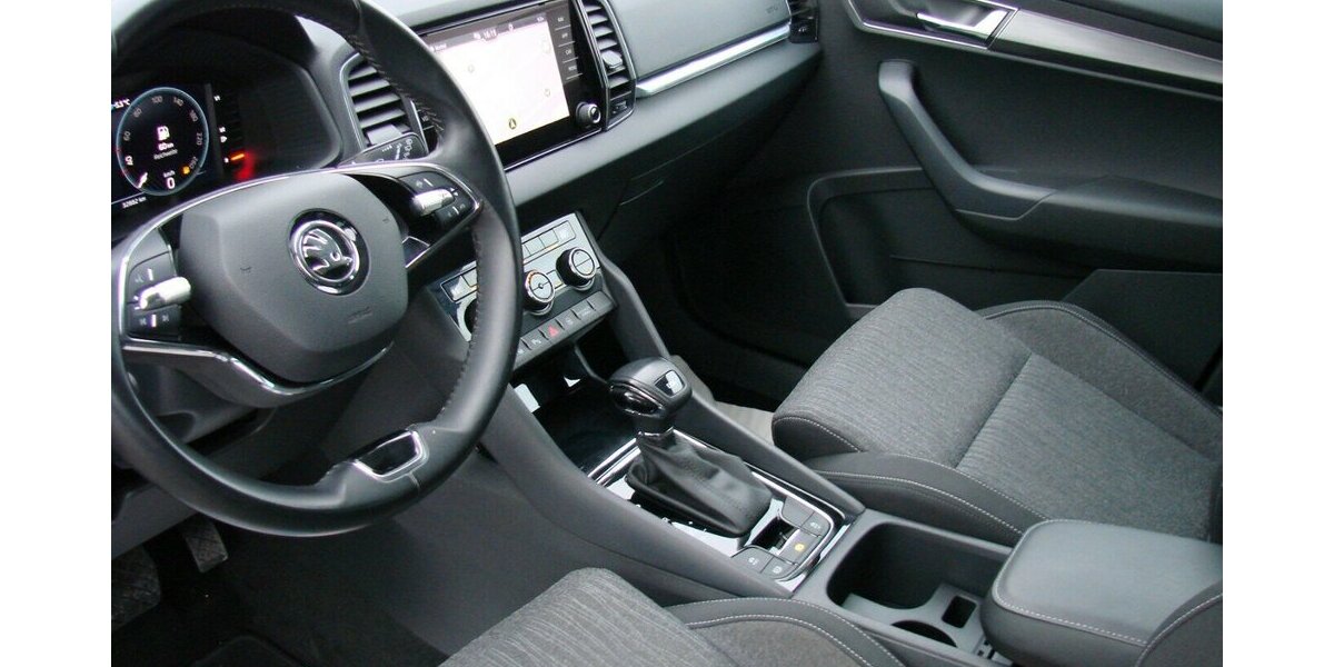 Skoda Karoq 1,5TSi Style ACC LED Kamera Family Paket II 32.882 km 25.980 &euro; Falkensee 14612