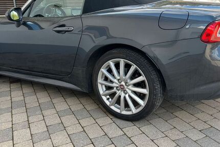 Fiat 124 Spider 28.862 km 17.750 &euro; Schonach 78136