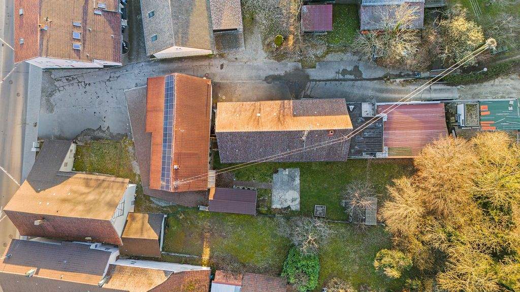 Einfamilienhaus Hilzingen - 7 Zimmer, 215 m&sup2;, 585.000&euro; | Angebot:25879468
