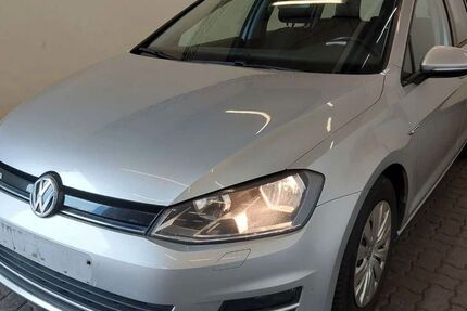 VW Golf 161.800 km 8.490 &euro; Neumünster 24536