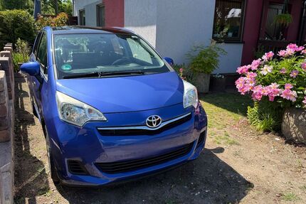 Toyota Verso-S 95.555 km 5.000 &euro; Halle 06128