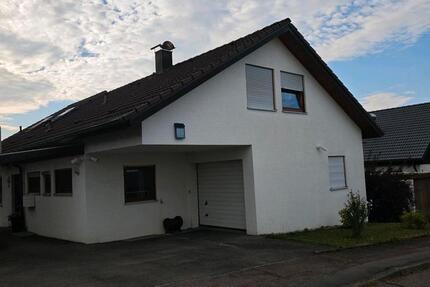 Haus Hochdorf - 8 Zimmer, 250 m&sup2;, 800.000&euro; | Angebot:27271668