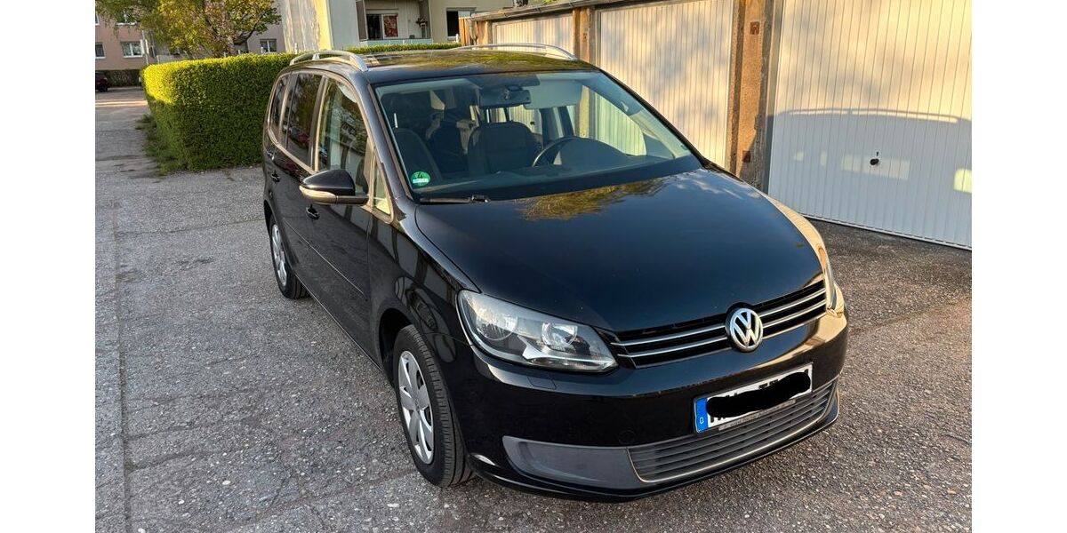 VW Touran 247.000 km 5.100 &euro; Halle 06130