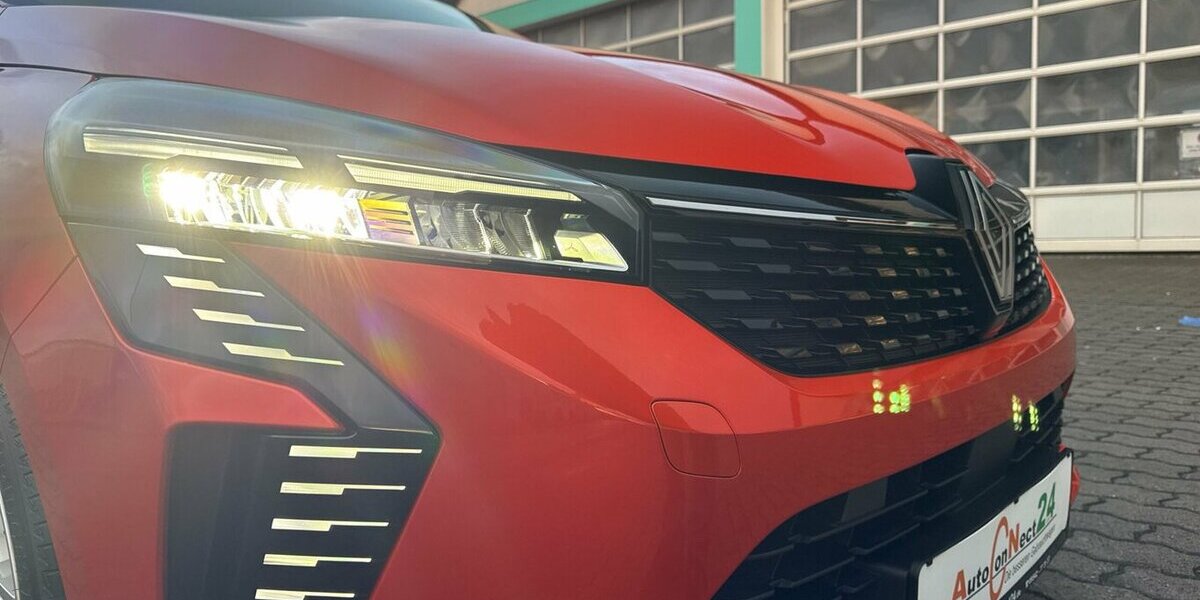 Renault Clio TCE Evolution *LED/Navi-App/Kamera/PDC/SHZG* 2.584 km 17.980 &euro; Bamberg 96052