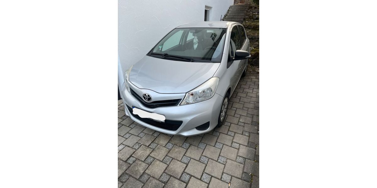 Toyota Yaris 108.000 km 5.500 &euro; Ochsenhausen 88416