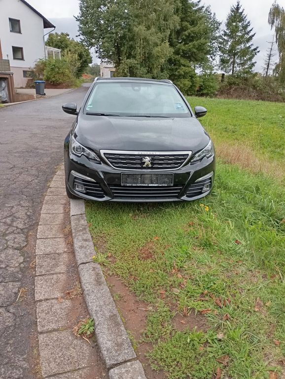Peugeot 308 208.000 km 7.500 € Kirkel Altstadt 66459