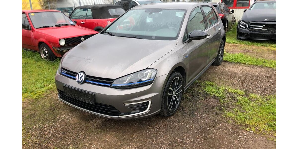 VW Golf 279.327 km 8.199 &euro; Offenbach an der Queich 76877