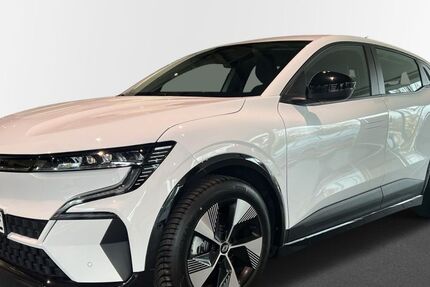 Renault Megane E-TECH 2.059 km 31.330 € Stuttgart 70565