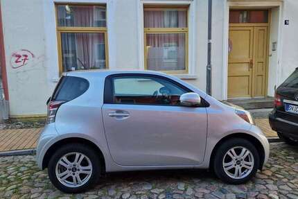 Toyota iQ 50.000 km 3.500 &euro; Schwerin 19053