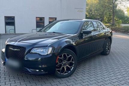 Chrysler 300C 134.000 km 18.500 &euro; Gießen 35390