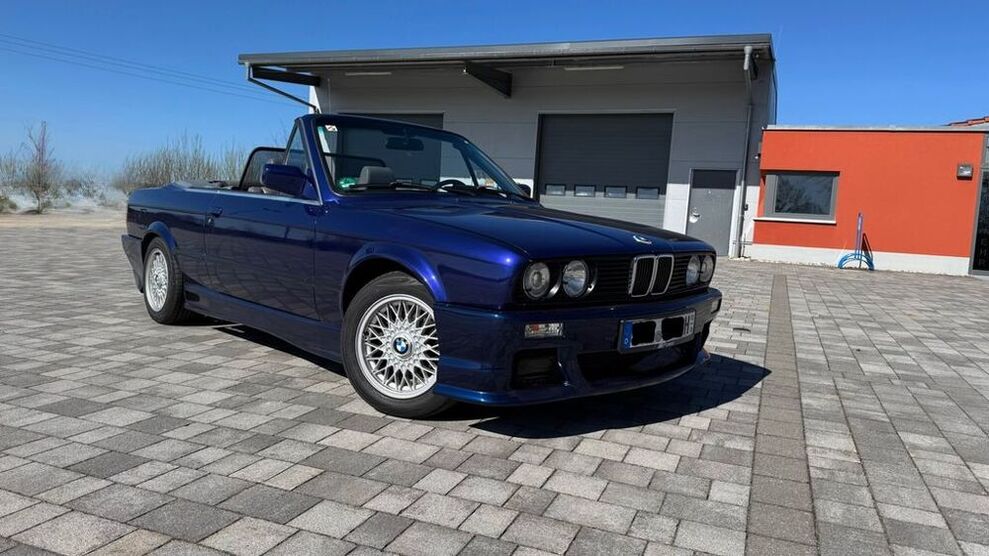 318