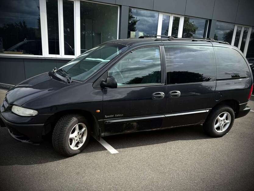 Chrysler Voyager 245.000 km 550 € Düren 52349