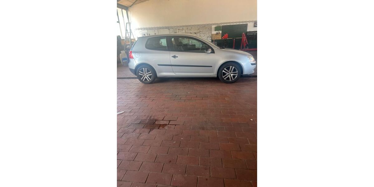 VW Golf 240.000 km 590 € Nusplingen 72362