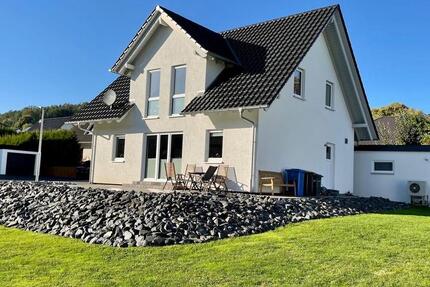 Haus Holzminden - 5 Zimmer, 136 m&sup2;, 399.000&euro; | Angebot:27005943