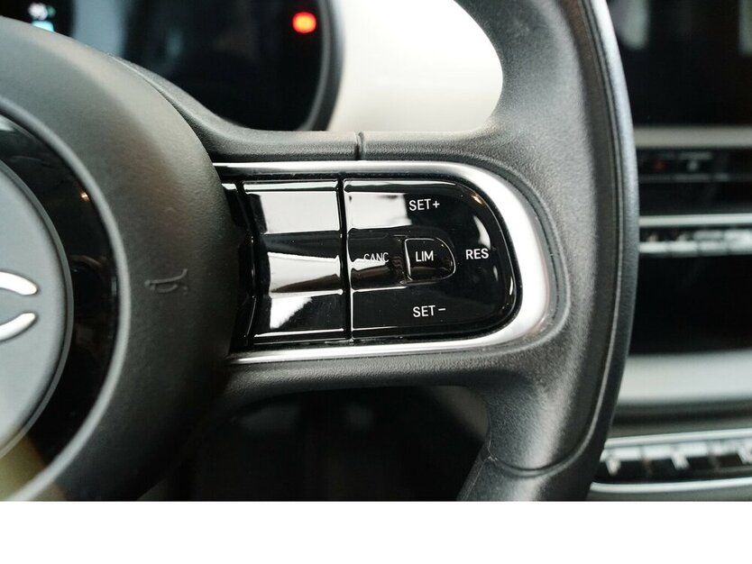 500e Action Carplay Android Automatik 1.Hand