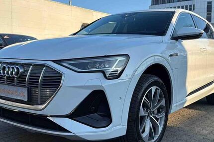 Audi e-tron 27.926 km 29.950 &euro; Hamburg 22047