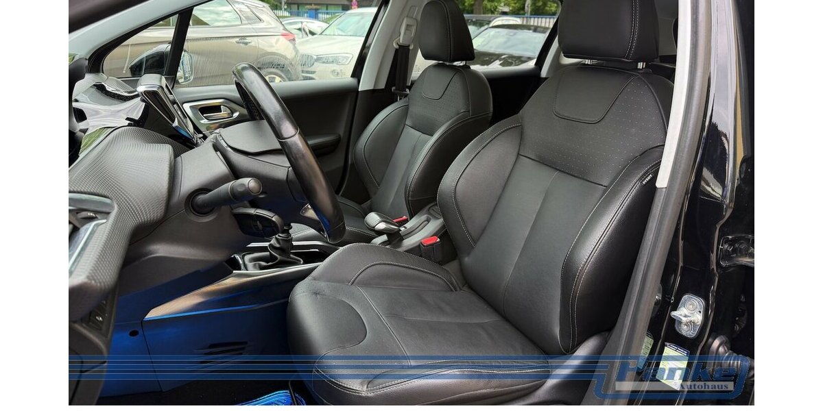 Peugeot 2008 Allure*Pano*Leder*R-Cam*Navi*SHZ*LED*USB* 81.293 km 10.890 &euro; Berlin 13187