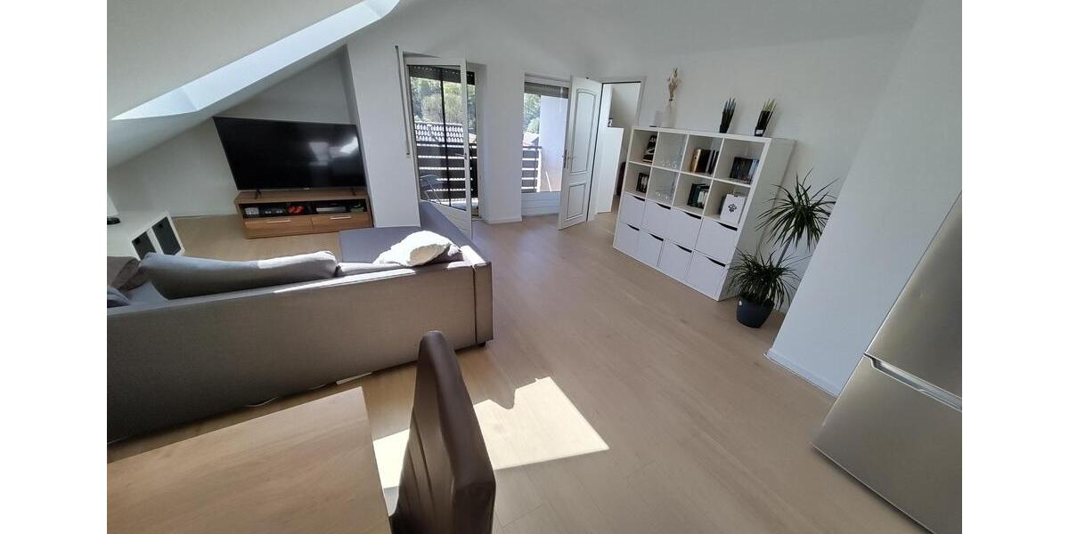 Dachgeschoßwohnung Contwig - 2.5 Zimmer, 52 m&sup2;, 600&euro; | Angebot:26415486