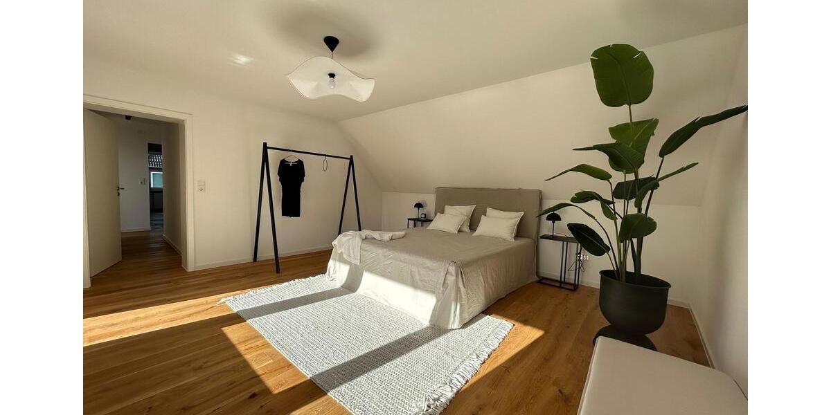 Einfamilienhaus Upgant-Schott Schott - 10 Zimmer, 250 m&sup2;, 2.200&euro; | Angebot:25450756