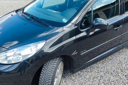 Peugeot 207 114.000 km 2.399 &euro; Ebershausen 86491