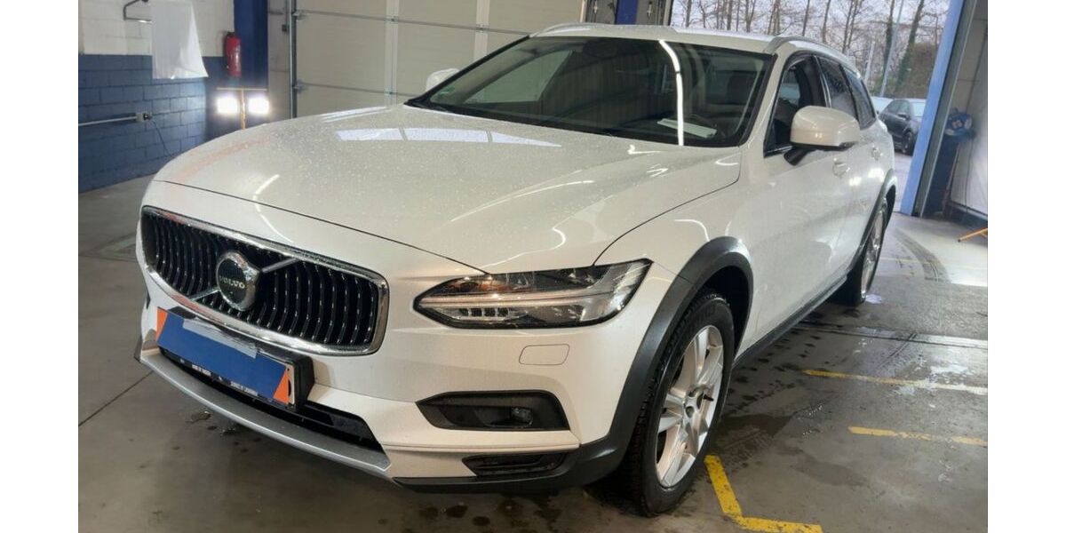 Volvo V90 Cross Country 89.980 km 32.990 &euro; Geesthacht bei Hamburg 21502