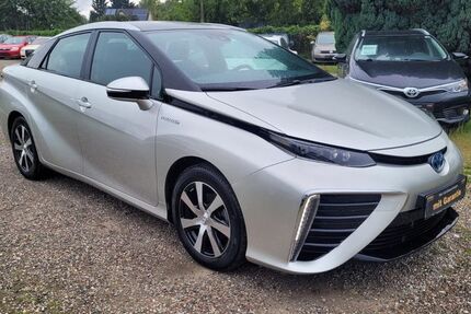 Toyota Mirai 80.000 km 15.490 &euro; Berlin 13127