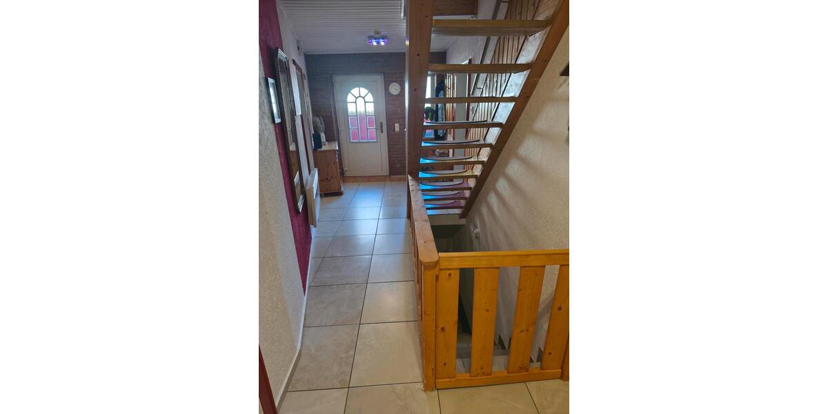 Einfamilienhaus Pilsting - 8 Zimmer, 220 m&sup2;, 450.000&euro; | Angebot:26425800