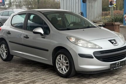 Peugeot 207 93.000 km 2.490 &euro; Ludwigshafen 67059