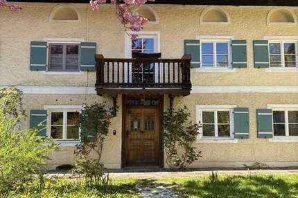 Haus Prien am Chiemsee - 5 Zimmer, 185 m&sup2;, 2.950&euro; | Angebot:25768304
