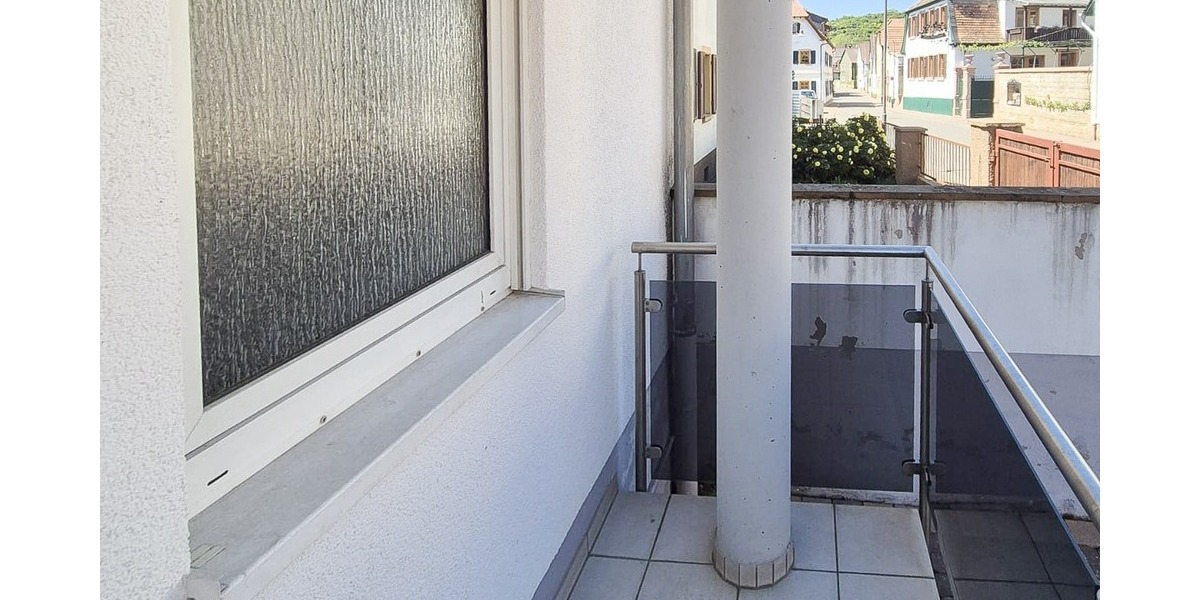 Lichtdurchflutete 2-Zimmer-Wohnung mit Balkon & Stellplatz in Kallstadt–Eigennutzung oder Vermietung - Erdgeschoßwohnung Kallstadt | Angebot:26249273
