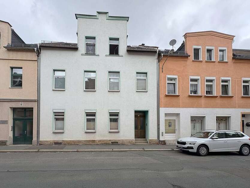 Haus zum Kaufen in OelsnitzVogtl. 155.000 € 198 m²
