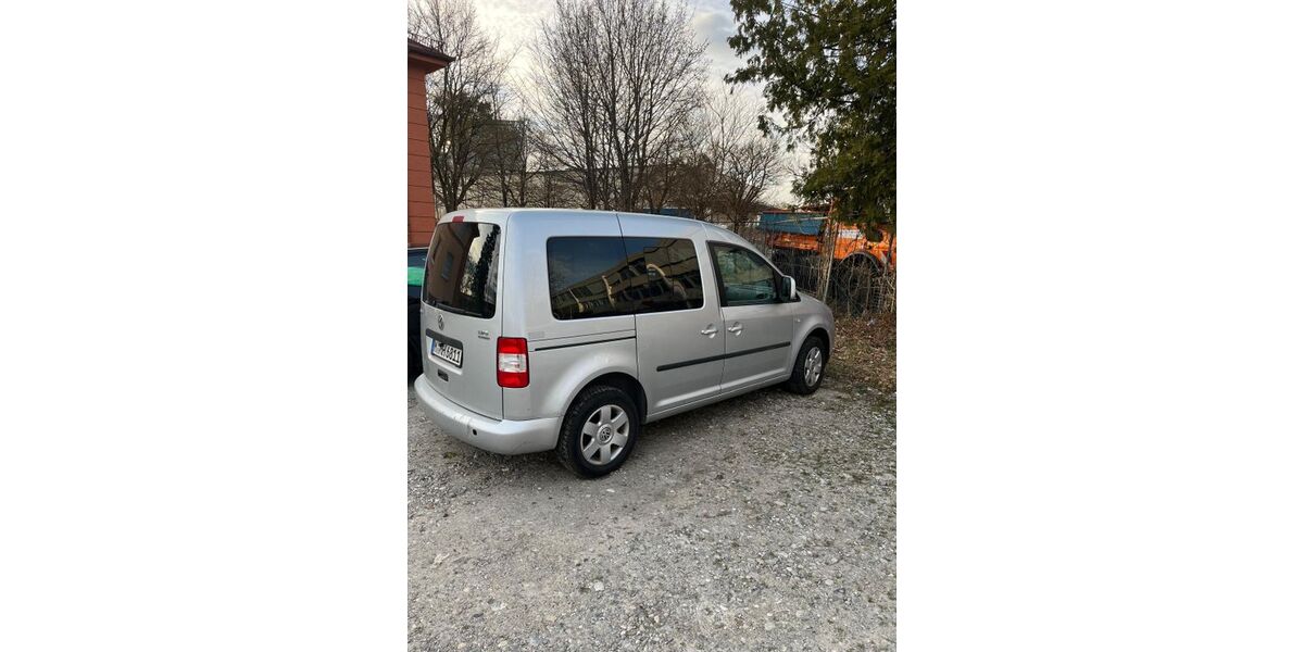 VW Caddy 144.000 km 4.600 &euro; München 81929