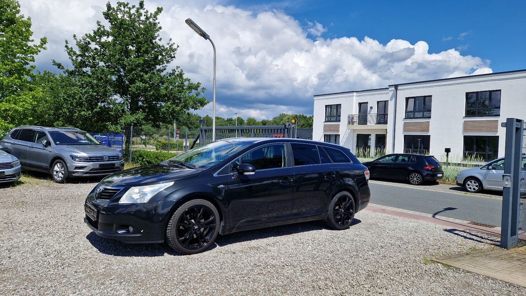 Toyota Avensis 292.000 km 2.500 &euro; Achim 28832