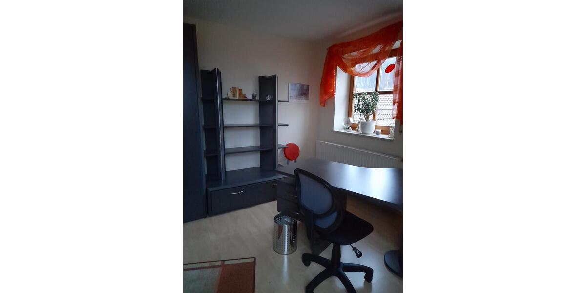 Dachgeschoßwohnung Schwandorf - 1 Zimmer, 30 m&sup2;, 500&euro; | Angebot:26693010