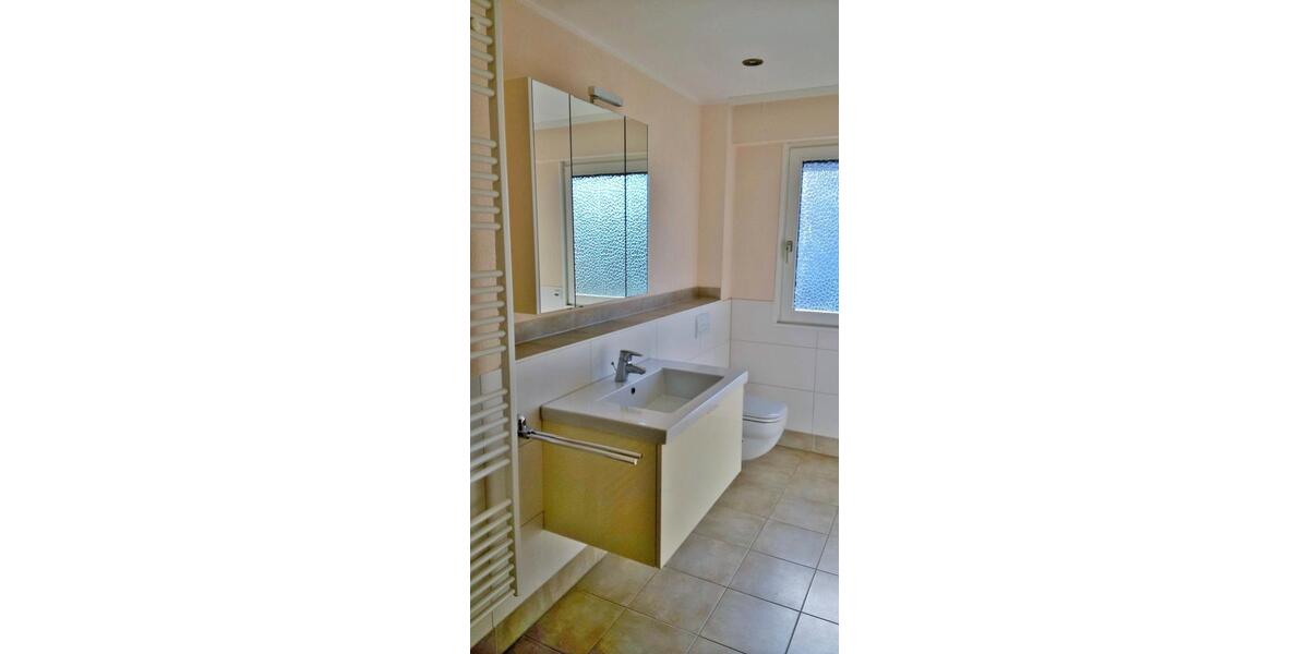 Bungalow Babenhausen - 4 Zimmer, 156 m&sup2;, 1.650&euro; | Angebot:26102448