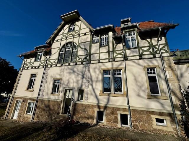 Etagenwohnung Radebeul - 2 Zimmer, 107 m&sup2;, 950&euro; | Angebot:25438211