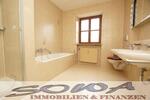 Ein Haus mit Geschichte - Mehrfamilienhaus mit 5 Wohneinheiten, zwei Garagen und Garten in zentraler Lage in Neuburg - Ein Objekt von Ihrem Immobilienpartner SOWA Immobilien und Finanzen - Mehrfamilienhaus, Wohnhaus Neuburg an der Donau | Angebot:26299734