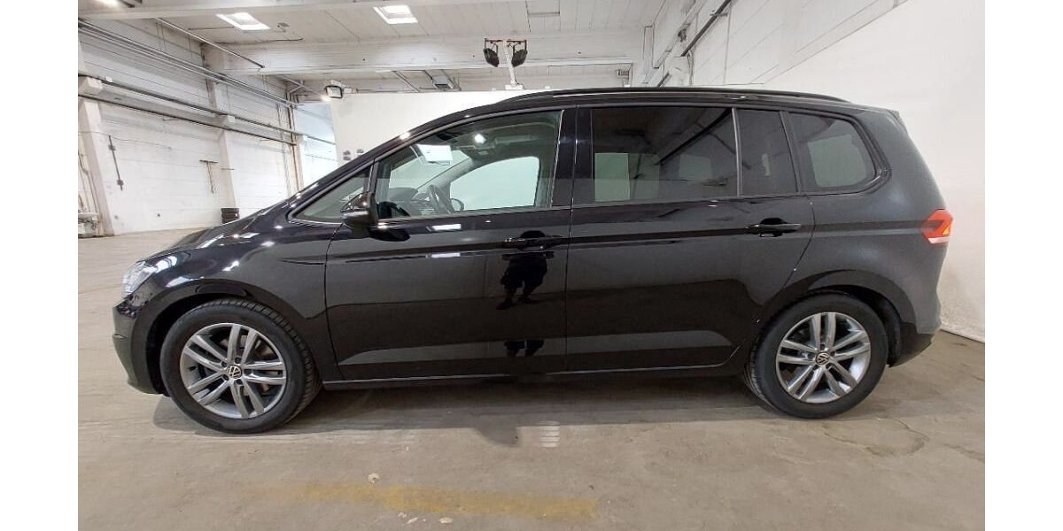 VW Touran 35.200 km 28.773 &euro; Greiz 07973