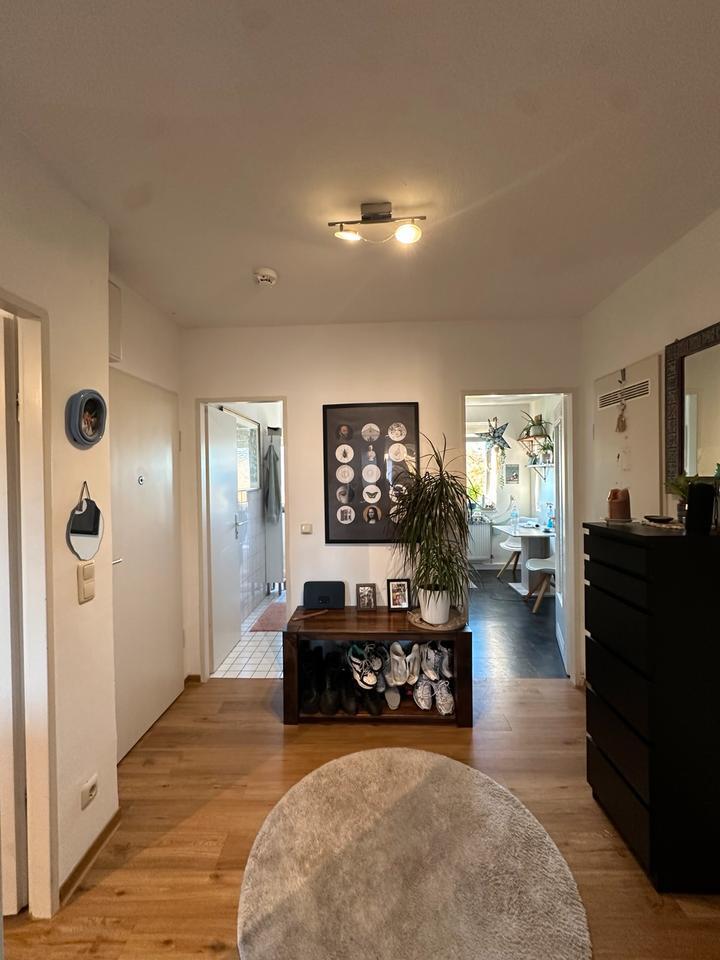 NUR **6 Monatige Zwischenmiete**Möblierte 2 Zimmer EBK & Balkon zimmer